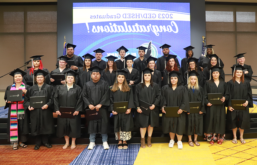 ged-hsed graduates class photo